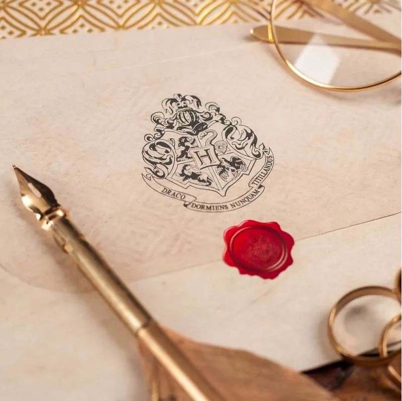 Carnet Harry Potter en forme d'enveloppe pour lettre Poudlard sur Cadeaux  et Anniversaire