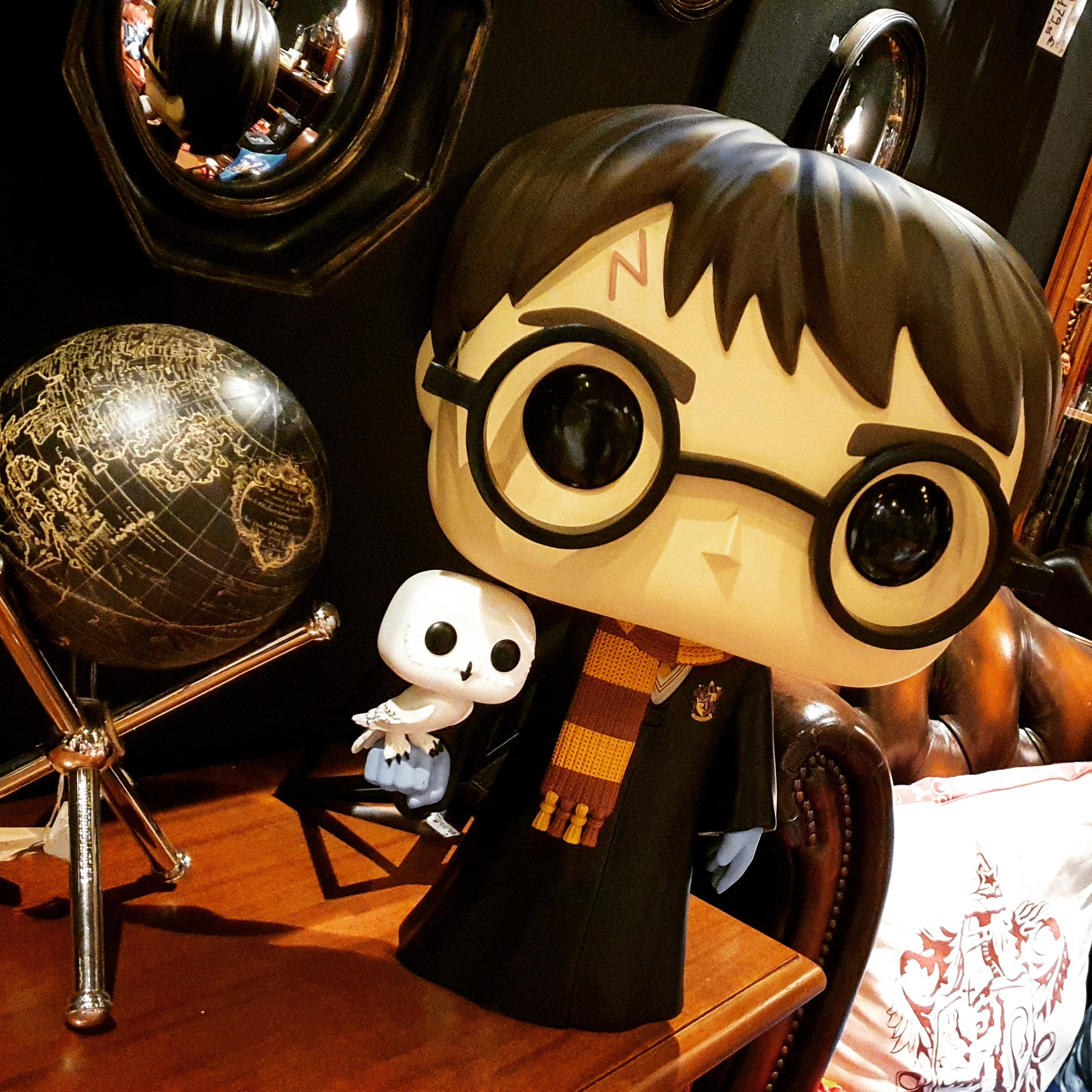 18 Super Sized POP Harry Potter and Hedwige