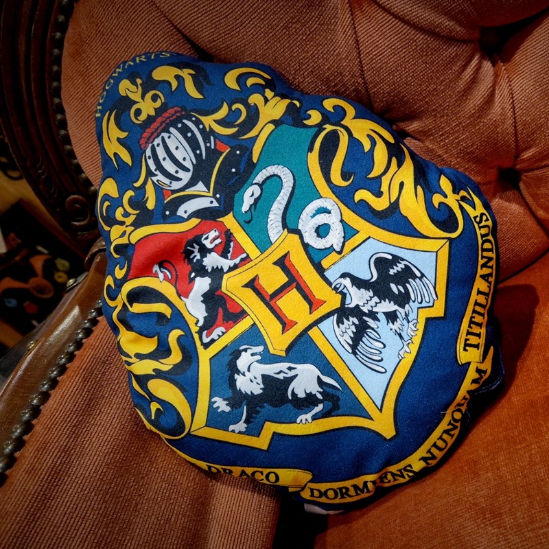 Coussin à la forme du blason de Poudlard - Harry Potter