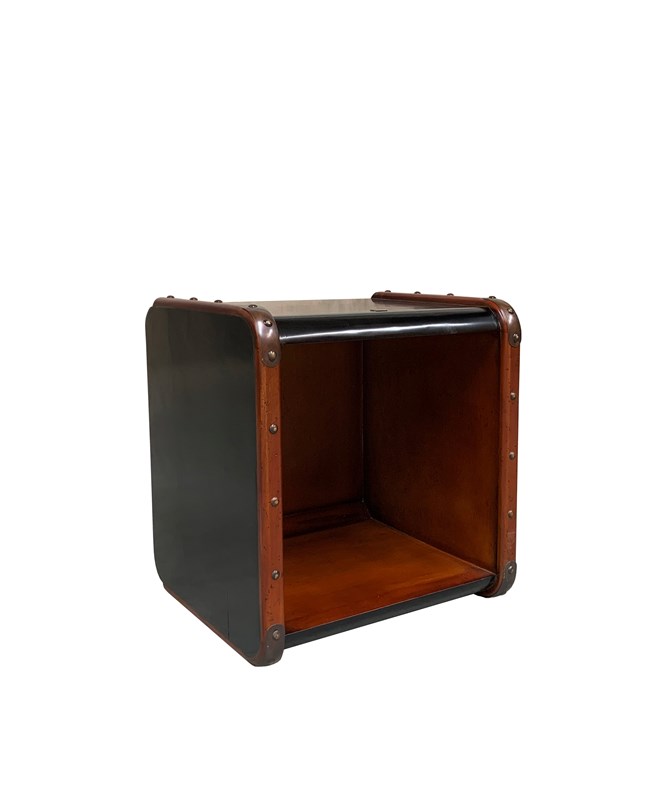 Étagère de style malle noir