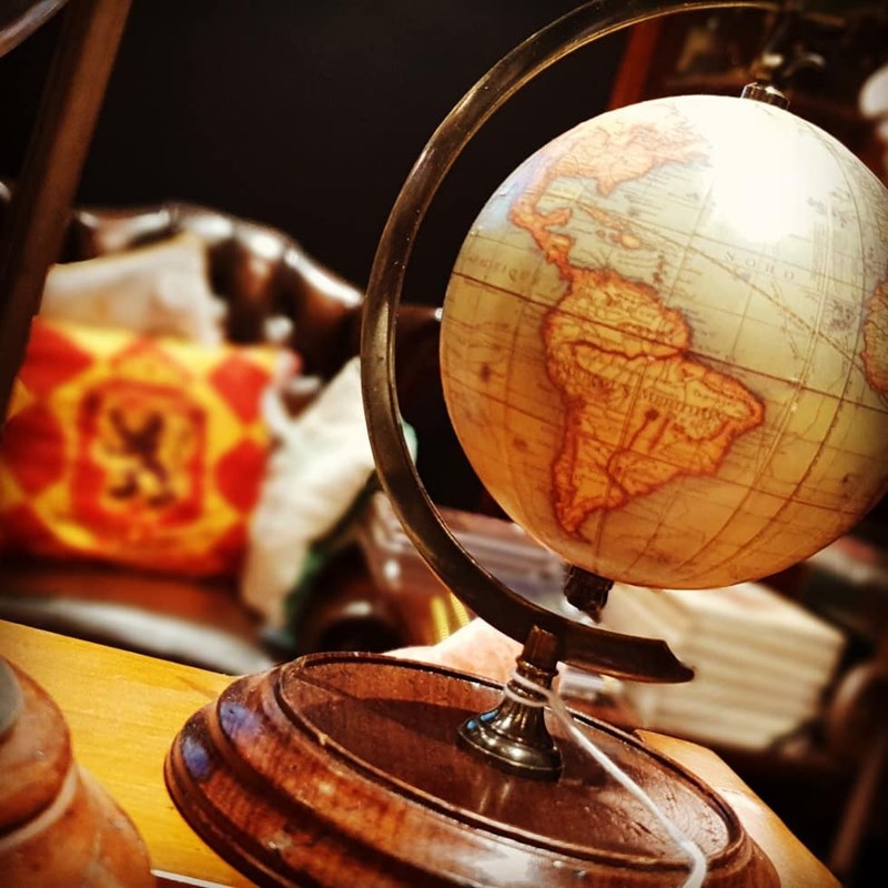 Desk Stand for Globe