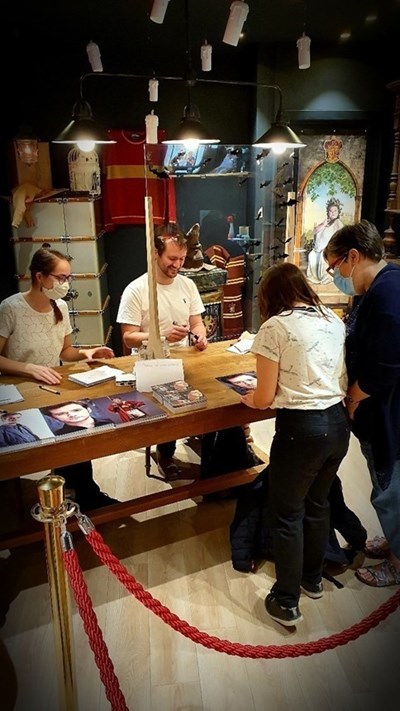 dedicace-harry-potter-chez-les-4-maisons-boutique-harry-potter-liege-belgique5
