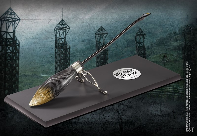 Réplique balai Nimbus 2000 miniature sur socle