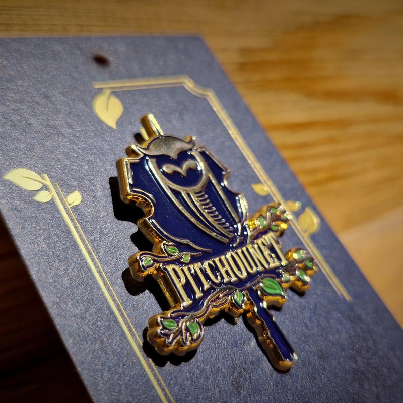 Pin's émaillé Pitchounet classique - Les 4 Maisons